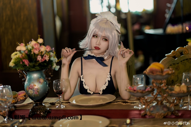 252、超人气Coser@小仓千代w 原版图包合集[17套4.4G]
